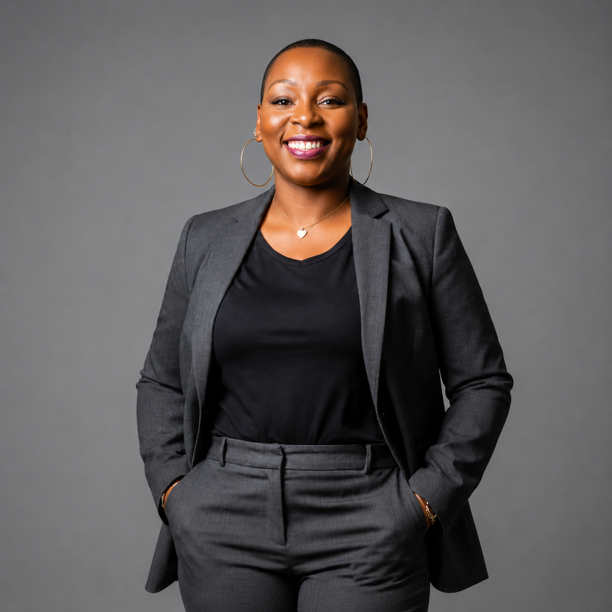 Joëlle Plocus, fondatrice de Votre Assistante Connectée, dans son bureau à la Martinique